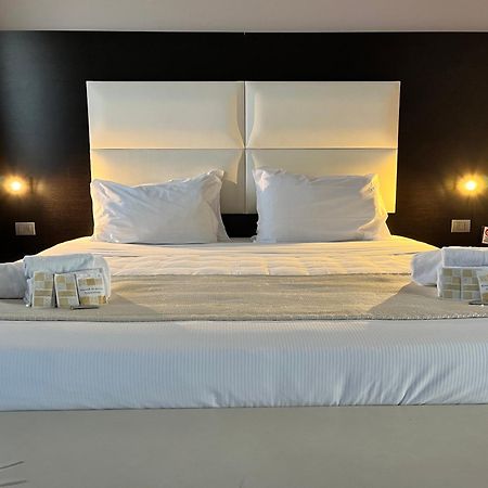 Eh Suites Rome Airport Euro House Hotels Fiumicino Zewnętrze zdjęcie